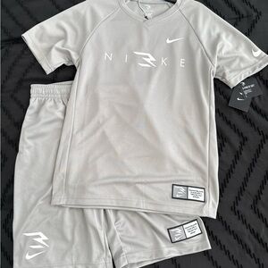 Nike Kids Matching Set in Gray